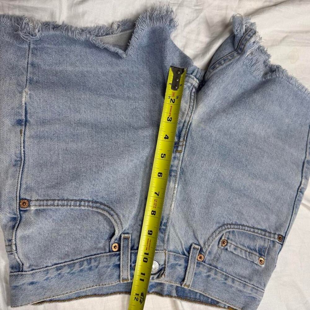 Vintage Levi’s light wash cutoff shorts 505s frayed distressed hem high rise - Picture 6 of 8